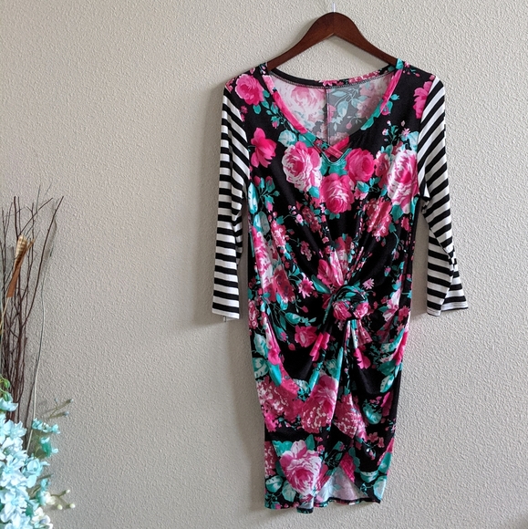 Tops - Black & Pink Floral Tunic (Maternity Large)